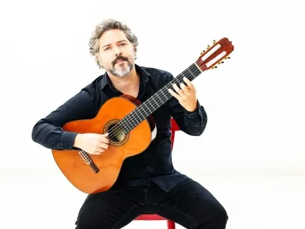 Camilo Giraldo presenta 'Caminos del Agua'