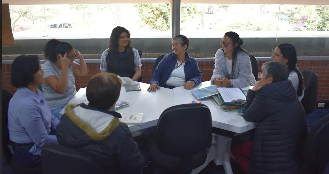 Círculo de mujeres: lecturas bajo ruedas