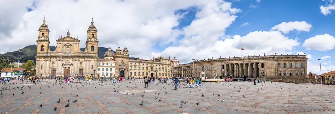 Visita guiada por Bogotá + Teleférico a Montserrate