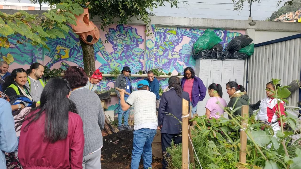 Semillas de memoria: relatos de campo y huerta
