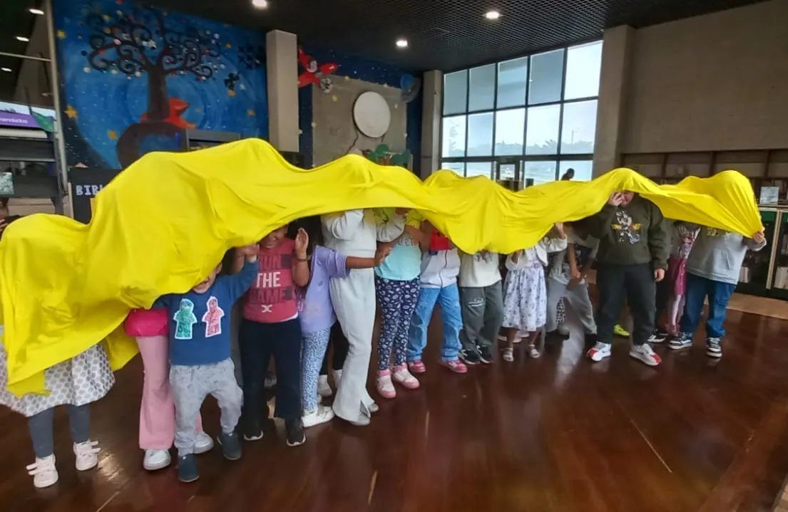 ¡Yoga con niños y niñas!