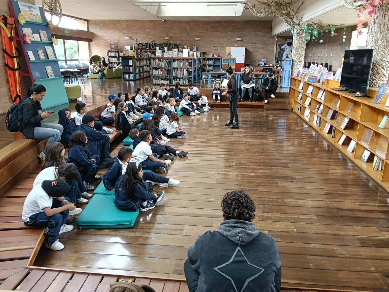Sekai: anime y manga: Bibliotecas del futuro entre símbolos, sentidos y mundos invisibles