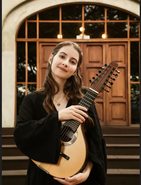 Camila Gómez (Colombia), bandola