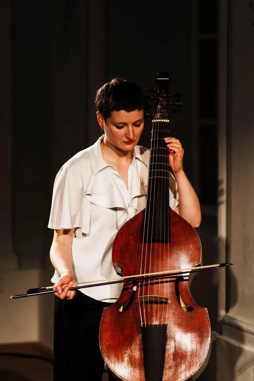 Giovanna Baviera (Irlanda), viola da gamba y voz