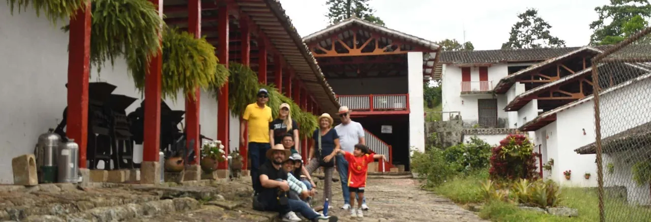 Excursión privada a la hacienda Casablanca, la finca de Café con aroma de mujer