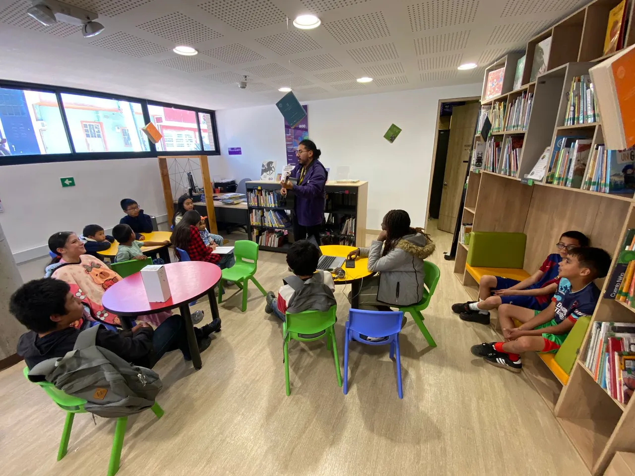 Bibliotecas vivas: los tesoros de las canas.