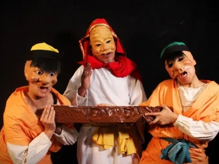 'El vendedor de máscaras' del Grupo Teatral La Pájara Pinta