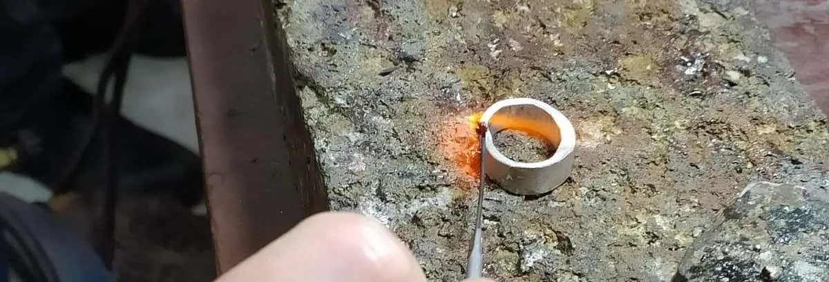 Taller de anillos de esmeraldas