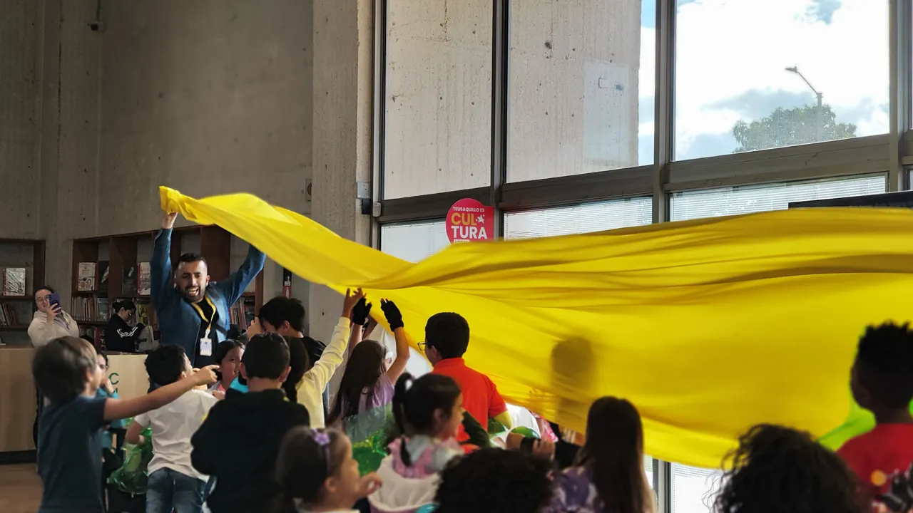 ¡Yoga con niños y niñas!