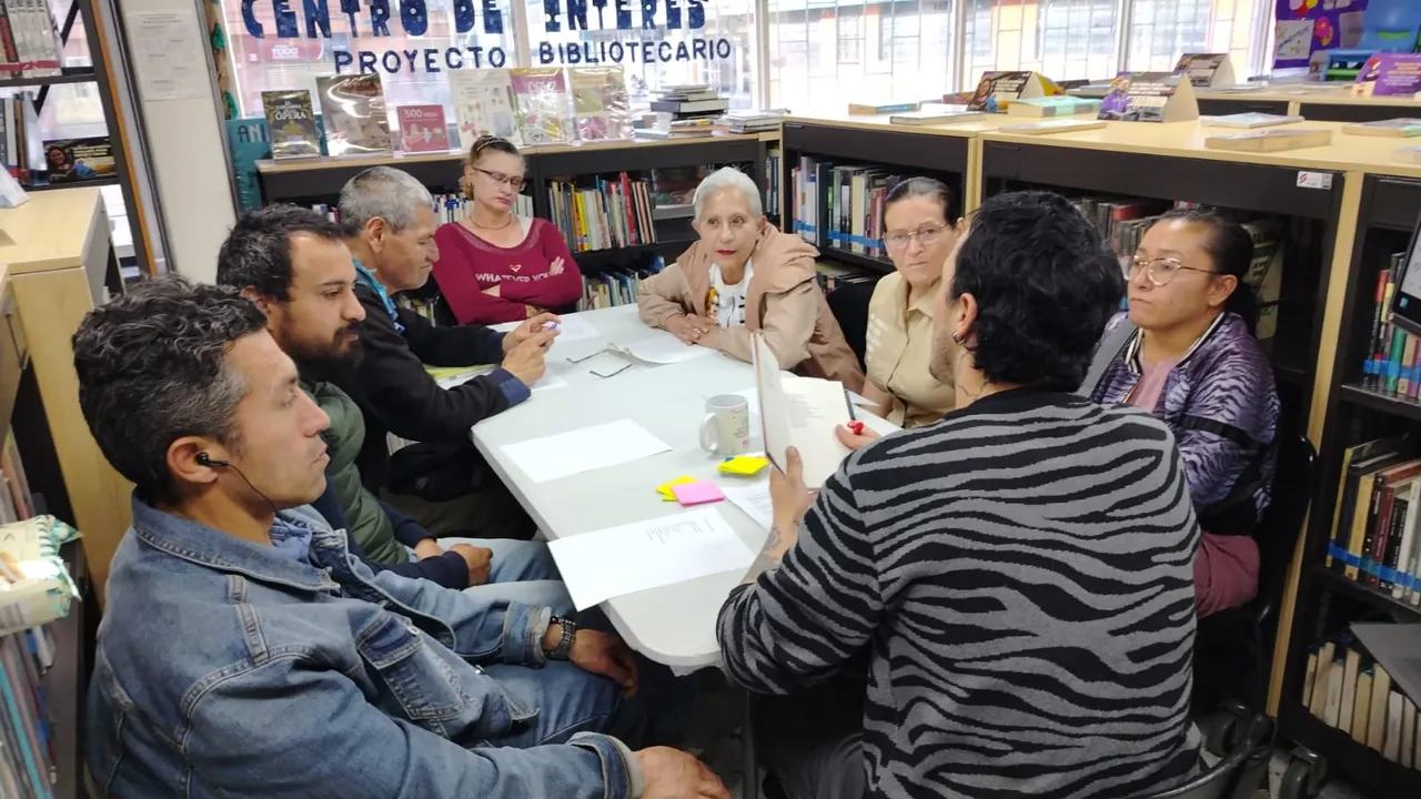 Let's celebrate Poetry Day in Colombia together!