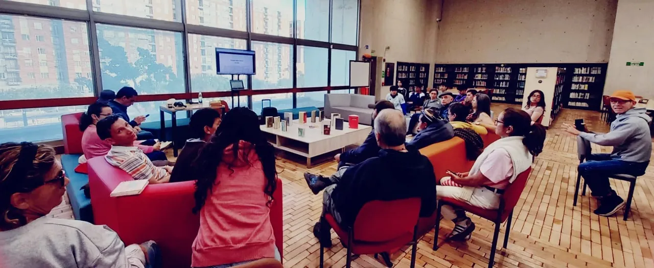 Tambó literary café